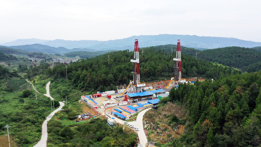 涪陵頁巖氣田焦頁18號平臺航拍。李占軍攝