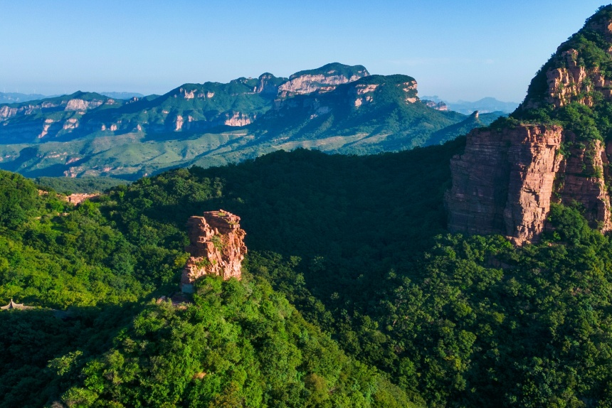 棋盤山。 褚付金攝