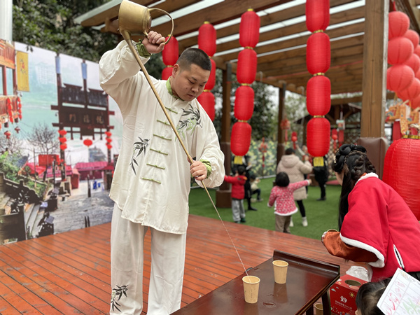 磁器口長壺茶打卡點(diǎn)。晏紅霞攝