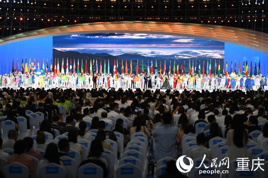 6月24日晚，第二屆“一帶一路”國際技能大賽開幕式在重慶國際博覽中心舉行。人民網(wǎng)記者 胡虹攝