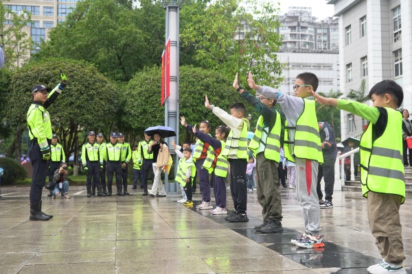 活動現場。巴南區公安分局供圖